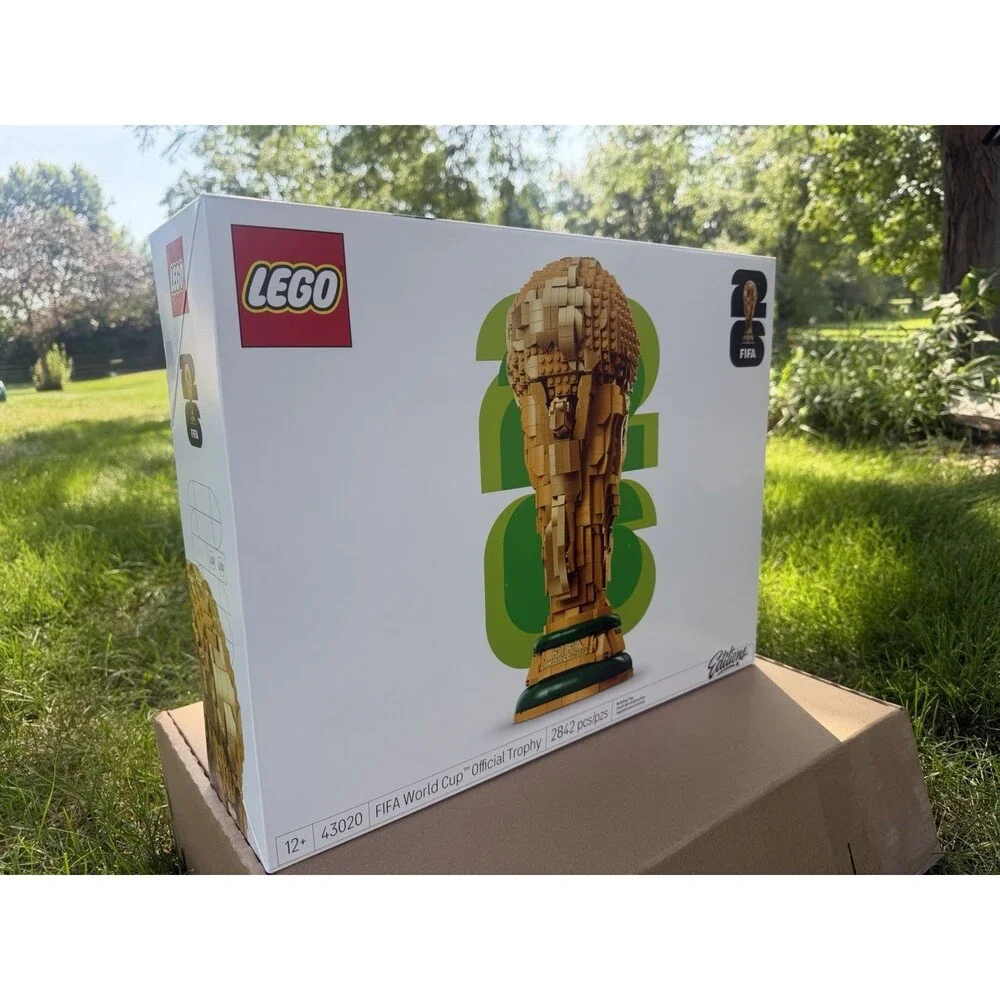 LEGO FIFA World Cup Official Trophy Building Set w/ World Cup 2026 Minifig 43020